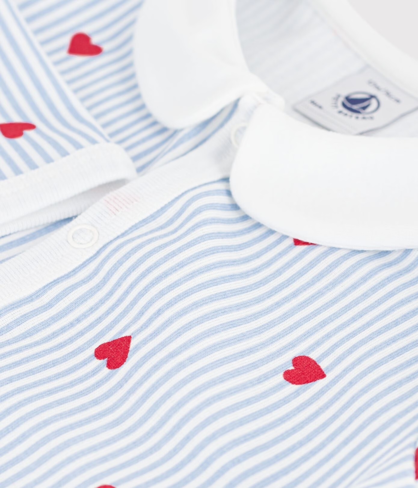 Pyjama bébé en coton sans pieds imprimé cœurs AW26 (Petit Bateau) – Image 3