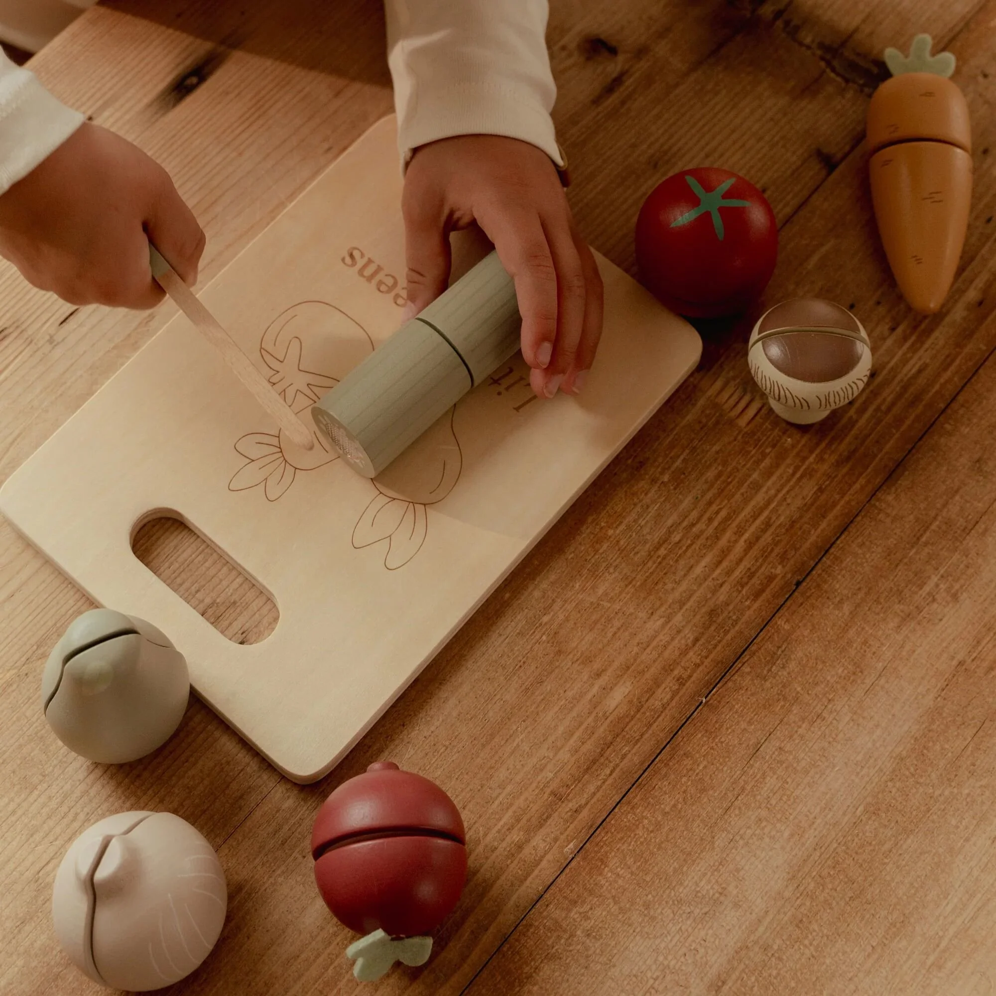 Légumes coupés en bois - Multicolore (Little Dutch) – Image 5